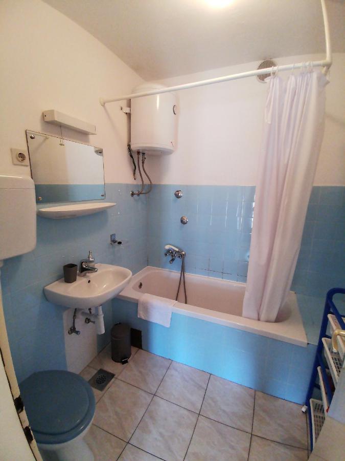 Room Dobrenka Hvar Exterior foto