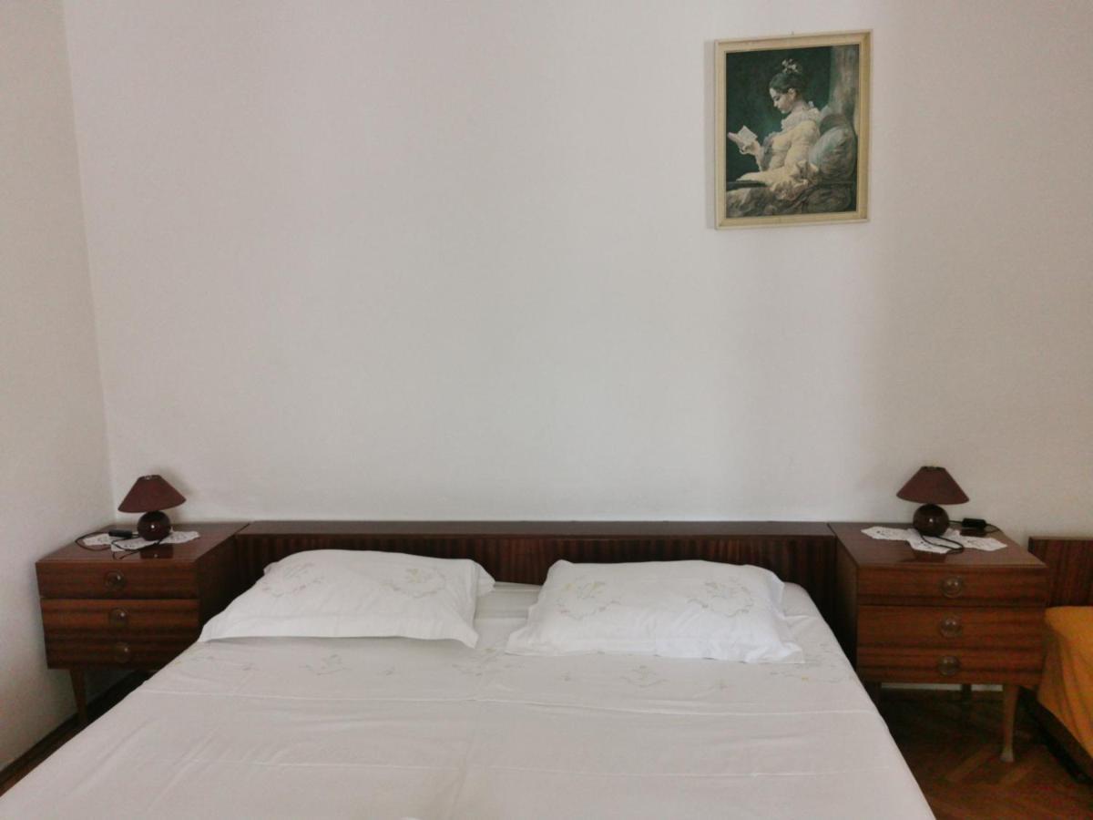 Room Dobrenka Hvar Exterior foto